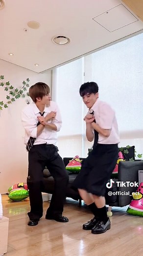 NCT Members Dancing in Baggy Jeans ft. a Cute Dog | Golden Age Fashion Statement