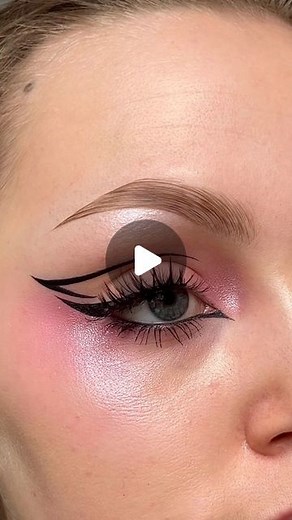 India Rose on Instagram: "Using and abusing this palette - - @glisten_cosmetics Wet Liner in Cola (INDIA20 for ££ off) * @beautybaycom Retro Love Palette * @kaleidosmakeup Star Surfer Highlighter * - Products marked * have been gifted - - #graphicliner #graphicmakeup #editorialmakeup #shimmermakeup #glittermakeup #editorialmakeup #graphiclinerlook #editorialmakeupartist #runwaymakeup #simplemakeup #beautybay #generationbeautybay"