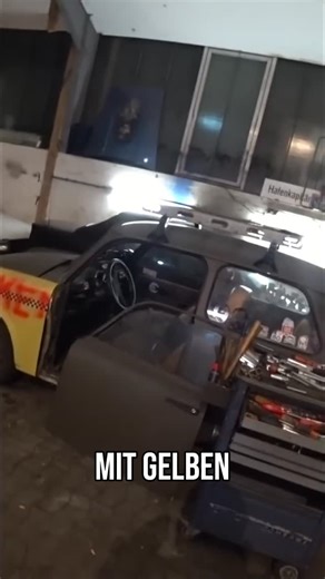 Gurkenkoenig on Instagram: "Gelbe Poflügel am Trabbi wären lustig gewesen. Jetzt wird gehämmert & Form reingebracht. Tür muss am Ende schließen! #Trabbi #Oldtimer #Hammerzeit #DIY #Autoliebe #Reparatur #KFZ"