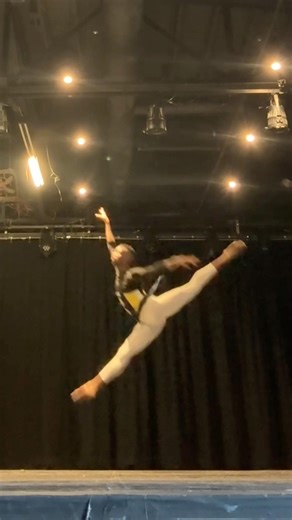 Trying to Defy Gravity 🚀 #ballet #balletdancer #balletclass #ballerina #ballerino