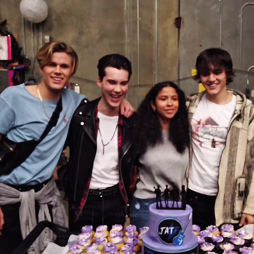 Madison Reyes Sings in Julie and the Phantoms