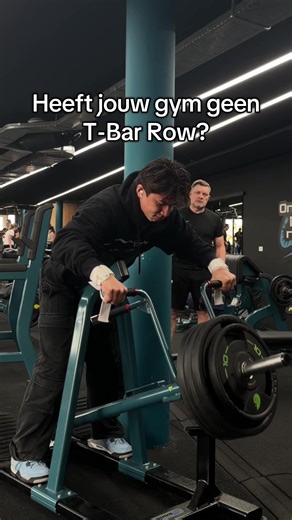 Deze kan je in elke gym doen dus no excuse, beetje creatief wezen! Sla ‘m op en follow for more🫶