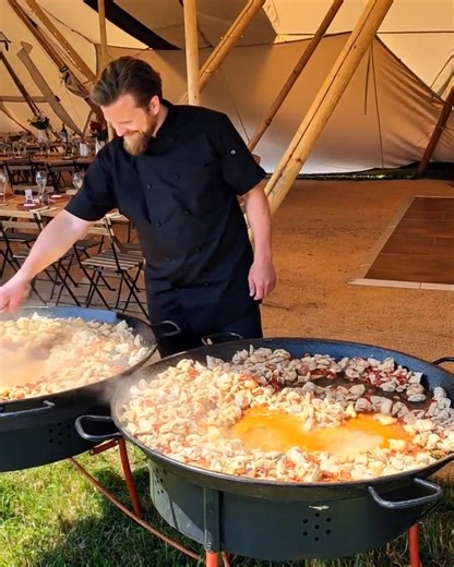 Forget stiff, formal wedding meals. Imagine a feast where everyone feels at home—hearty, relaxed, and full of flavour. Our unique paella and one-pot dishes bring that warm, family-style vibe to your big day. buenapetitocatering.co.uk | Buen Apetito - Wedding, Corporate & Party Catering
