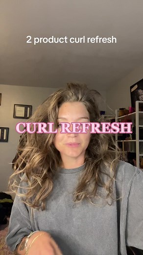 10 minute am refresh. #wavyhairrefresh #curlrefresh #wavyhairrefresh #wavyhairtutorials #curltutorial #curltipsandtricks #wavyhairtiktok #2ccurls #2bcurls