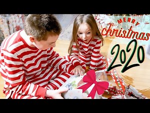 Christmas Morning Present Opening 2020 With the Fam - WeeeFamFun