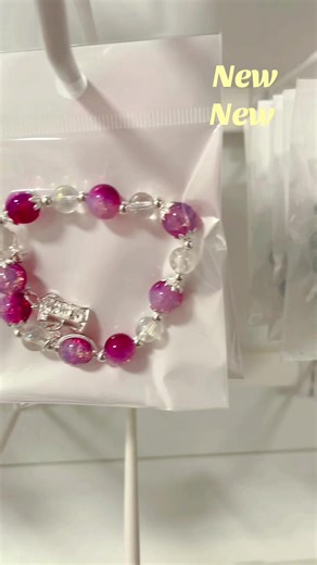 Today, there are new bracelets and three new keychains. In addition, we have replenishment of hand towels, cup stickers and key chains. If you like them, you can choose.#diy #diyproject #keychain #bracelet