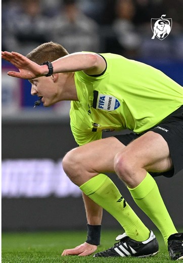 Ref down. You okay, Lothar?😅 #jupilerproleague