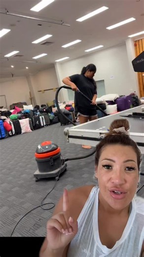 It shooketh me how many teenage girls didn’t know how to do the most basic cleaning 😳 too many parents pushing their kids to excell in sports and academics they forgetting to teach their kids the most basic life skills 😱😳 | Alaina Key