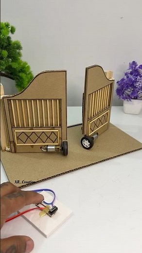 Cardboard open close gate mechanism with Dcmotor #tech #dcmotor #schoolproject #sciencemodel