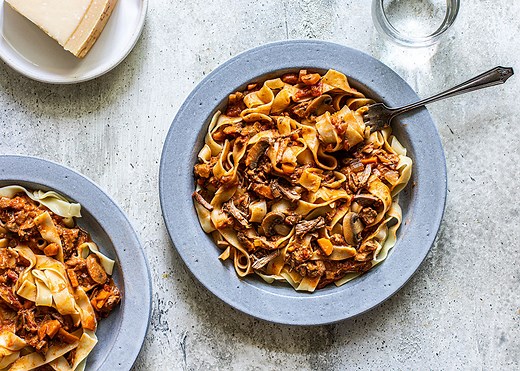 Pappardelles au bœuf braisé et champignons à la mijoteuse