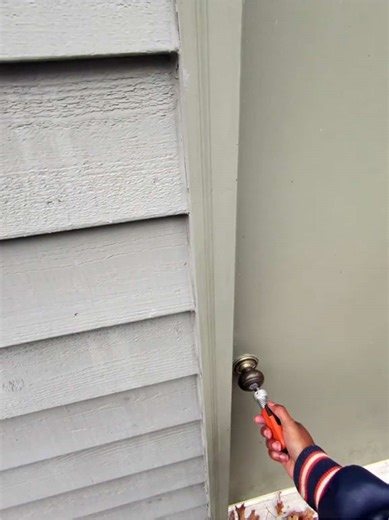 Unlocking A Door With A Lishi Pick #locksmithlife #locksmithing #locksmith #locksmithnearme #tiktok #howto #richmondva #locksmithservices