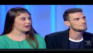 C'è posta per te 2020, figlia e genitori: busta chiusa per Dafne | Video Witty