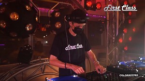 El house y 4 platos en movimiento! Al estilo First Class..al control Dj Chacón;con un Súper Set que incluye lo mejor del #housemusic de la Época de los 90s! Sigue disfrutando de Nuestros contenidos en Nuestras redes Sociales y espera una Nueva forma de conectarte con nosotros! Somos tu Megateca #firstclass | Miniteca First Class