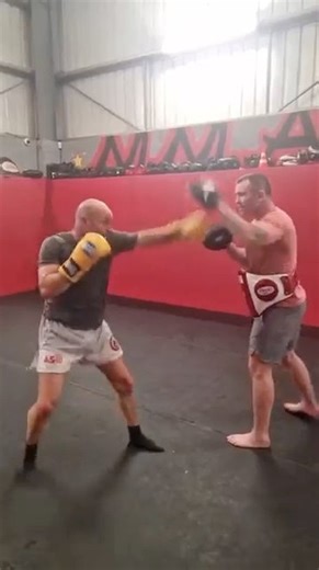 Boxing Pads for Conditioning & Cardio 🥊#boxingpadwork #Conditioning#CardioTraining