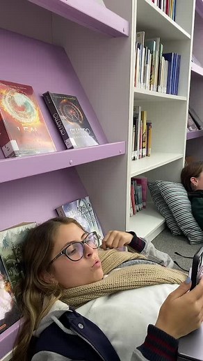 Relaxed Study Space in a Modern Library Setting