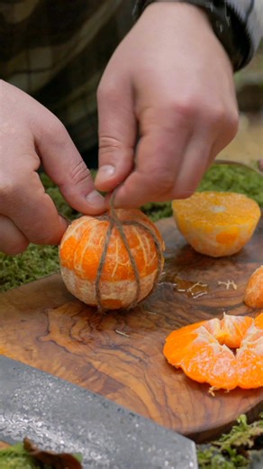 A unique way of cooking chicken: stuffed with tangerine, coated in salt and herbs, and roasted over fire. The video captures the flavorful process of creating a tantalizing dish that's bursting with citrusy and savory goodness. #OutdoorCooking #RoastedChicken #FlavorfulDish #Cooking | Cook Loop