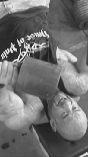 It doesn’t happen overnight and it can’t be given to you, if you want to build ANYTHING successful you do it one rep at a time, day in and day out for years and years. __________________________ @wickedcutzjerky - Branch20 @wrn_supp - BRINGTHEPAIN @texaspowerbars Branch30 @officialgasp - Branch15 @officialbetterbodies - Branch15 | Branch Warren