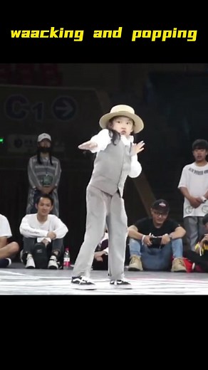 waacking and popping#popper #dance #dancebattle #battle #breaking #breakdance #fyp #viral