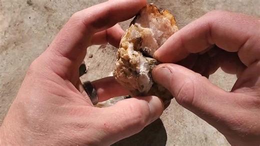 Breaking OPEN Geodes | Cracking & Cutting Open Crystal Geodes 0152