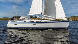 Hallberg-Rassy 412 "Golden" For Sale by Yachtfull International
