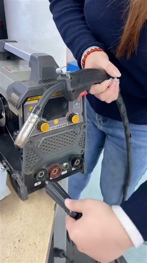 Detailed tutorial on installing welding wire and gun wire #Gasless MIG Welding #Dual-purpose