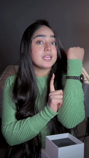 AURA Wireless Smartwatch: Features and Unboxing Guide