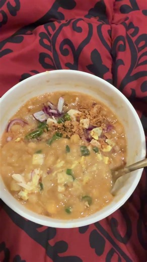 Sometimes love looks like chotpoti makha delivered to your bed 🤭❤️ Little things matter,don’t they?