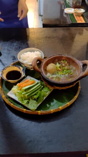 🌿 Welcome to Grandma’s Kitchen Phu Quoc! 🌿 Here, we cook with love — serving authentic Vietnamese dishes and homemade Western favorites, all made from fresh local ingredients. 🍽️✨ Whether you’re in the mood for a hearty Bánh Xèo, a tender Lamb Shank, or something sweet from our dessert menu, you’ll always find comfort and flavor here. 💛 🍹 Enjoy our cocktails, cold beers, and daily specials, perfect for a relaxed evening under the lanterns. Come as guests, leave as friends 🌸 👉 www.grandmas