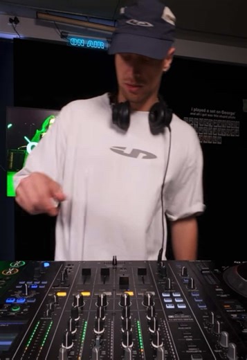 Osmosis Jones' New UK Garage Mix Spinning Fire