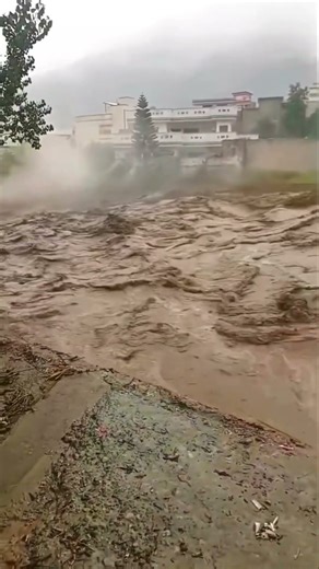 unbelievable floods caught on camera #viral #trending #floods #flood #Disaster #nature #viral