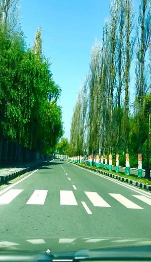 690K views · 24K reactions | Mohabat ki rahoon ne awaaz di hai #Skicc #roadtrip #dallake #Kashmir | Pogal Paristan Explorer | Facebook