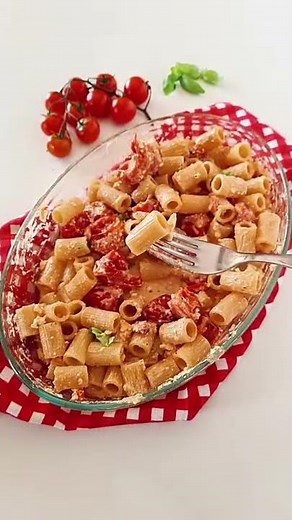 PASTA AL FORNO CON FETA semplice da preparare!