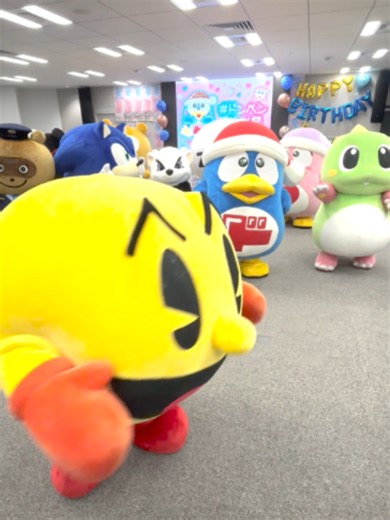 ドンペンの誕生日をお祝いしたお友達と一緒にだるまさんがころんだで遊んでみたよ🔥 誰が最初にタッチできるかな？👀 #パックマン #pacman #ドンペン #だるまさんがころんだ