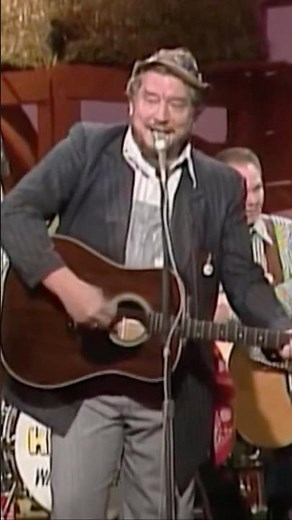 Boxcar Willie - Cold Windy City Of Chicago