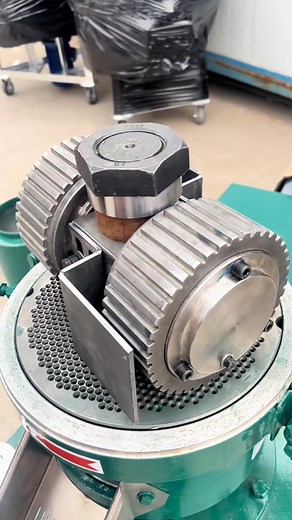 127K views · 698 reactions | Get high-quality feed pellets with ease using our top-rated feed pellet machine. Built for reliability and performance. Whatsapp: wa.me/+8615966681218 #feedpelletmachine #animalfeedpelletmachine #feedpelletmakingmachine #pelletmillforanimalfeed #livestockfeedpelletmachine #feedpelletmills | Pellet Machine Manufacturer | Facebook