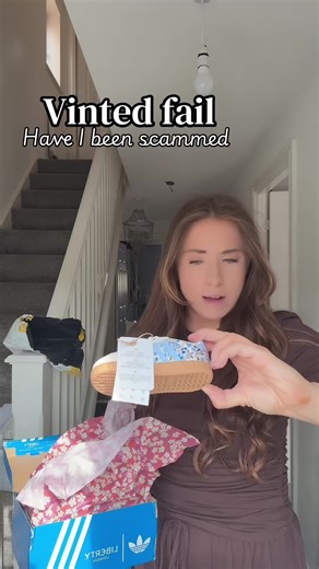 Vinted Trainer Fail: Loose Soles & Scammed?