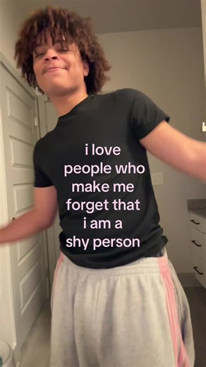 cam 🦸🏼 (@camfant)’s video of super shy
