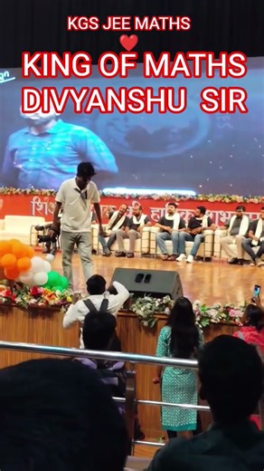 KING 👑OF MATHS DIVYANSHU VERMA SIR KGS JEE MATHS STAR ⭐#kgsjeeofflineonline #khanglobalstudies