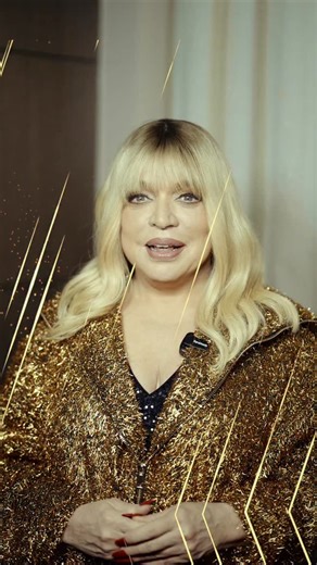 Gracias por tanto amor, por acompañarme y por estar. 🤍 Feliz fin de año e inicio del 2026! Les amo! #rockon 💖💖💖 #ednitanazario #ednita | Ednita Nazario