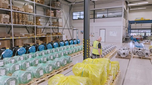 When it comes to transmissions, the difference is in the details. 💡 Allison Genuine Parts are engineered specifically for our systems, for the perfect fit, lasting durability and optimal performance. 🛢️ Allison Approved Fluids are tested under real-world conditions to reduce wear and extend transmission life. ❌ Generic parts or unapproved fluids may seem like a shortcut, but they can lead to failure, costly downtime or even voided warranties. Marcel van Wanum explains why protecting your Allis