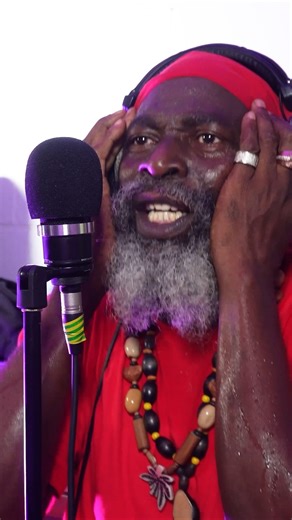 King Shango aka Capleton strikes hard with an exclusive dubplate recorded for Irie Ites Sound on the legendary Cuss Cuss Riddim produced by Street Rockaz Family! 💥 A legendary voice, massive basslines, and pure fire energy — this dubplate is a real bomb for all reggae and sound system fans! 💣🔥 🎙️ Recorded this summer in Paris, Capleton once again proves why he remains one of the most powerful Jamaican performers of his generation. He doesn’t just record dubplates… he delivers sonic murders! 