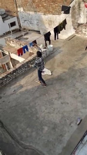 me padoshi ki chhat par aa ke laggad dal diya 🤫#kiteflying #shote #ytshorts