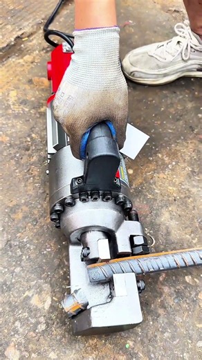 Heavy Duty Hydraulic Tool Cuts Rebar Like Melted Butter #construction #machine #melting