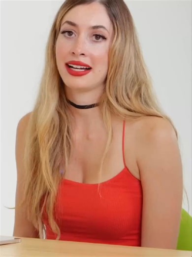 Cristina Mariani explains where she got her looks and personality 😂🔥 #cristinamariani #standup #comedian #comedyclips #harveyscomedyclips