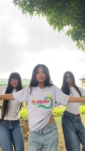 Stylish Outfits with White Tops