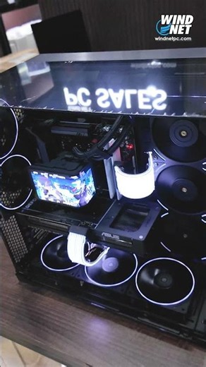 Lian Li O11 Vision Compact with Ryzen 7 7800X3D and RTX 5070