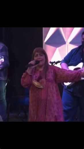 Día a día mi casa es un altar donde declaramos!!! SOLO SIGUE!!! DIOS VA DELANTE DE TI!!! -El Señor mismo marchará al frente de ti y estará contigo; nunca te dejará ni te abandonará. No temas ni te desanimes. Deuteronomio 31:8 Que bendiga a alguien este fluir de adoración hace unos años atrás 🙏🏻🫶🔥 | Nimsy Lopez