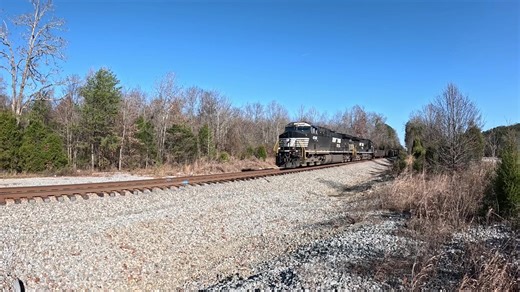 NS 179 SB Spring City, Tn #norfolksouthern #railfanning #tennessee #railfansoftiktok