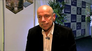 78K views · 3K reactions | Leandro Karnal - "Toda pessoa que diz que não se interessa por política, é a pessoa mais útil para o típico do político ladrão que domina na nossa sociedade" | Leandro Karnal - Admiradores | Facebook