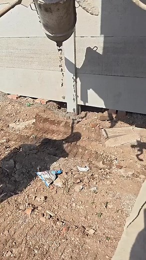 Construction process of pouring concrete #tools #construction #handtools #tool #toolsofthetrade #diy #powertools #woodworking #engineering #electrician #contractor #mechanic #carpentry #design #toolporn #toolbox #carpenter #perkakas #plumbing #handmade #workshop #renovation #edc #work #wood #technology #building #electrical #home #dewalt | mianxiwei